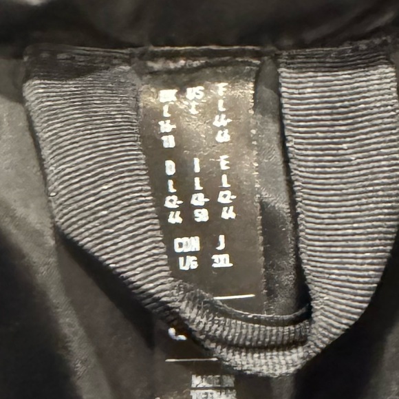 Adidas Women’s L Black Puffer Vest – Zip Front – Worn Once - Picture 5 of 8